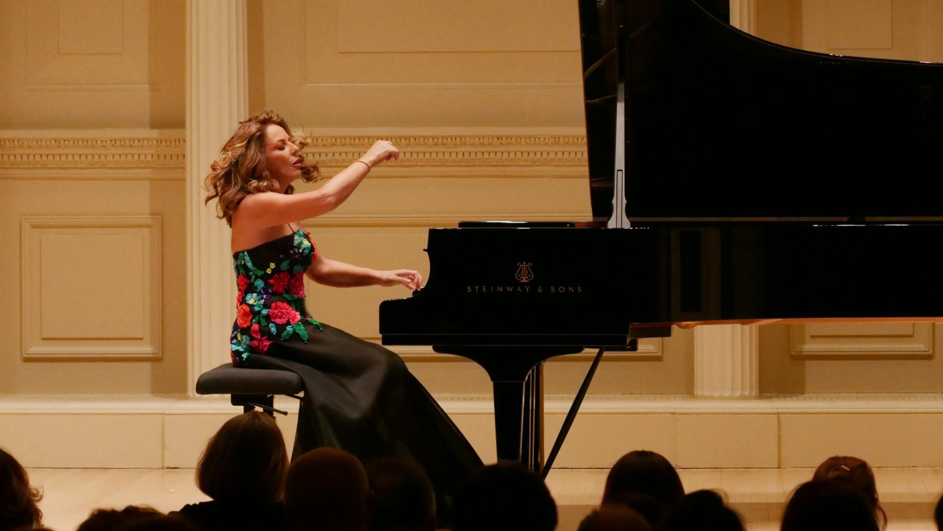 cristiana-pegoraro-pianist-016-scaled